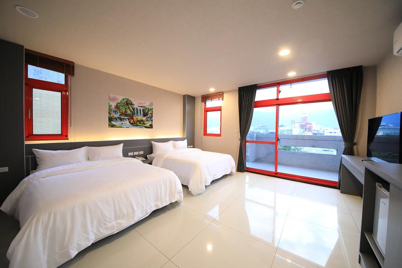 花蓮亮君經典民宿1館加2館民宿-東大門夜市-電梯包棟bright King Homestay Hualien City Luaran gambar