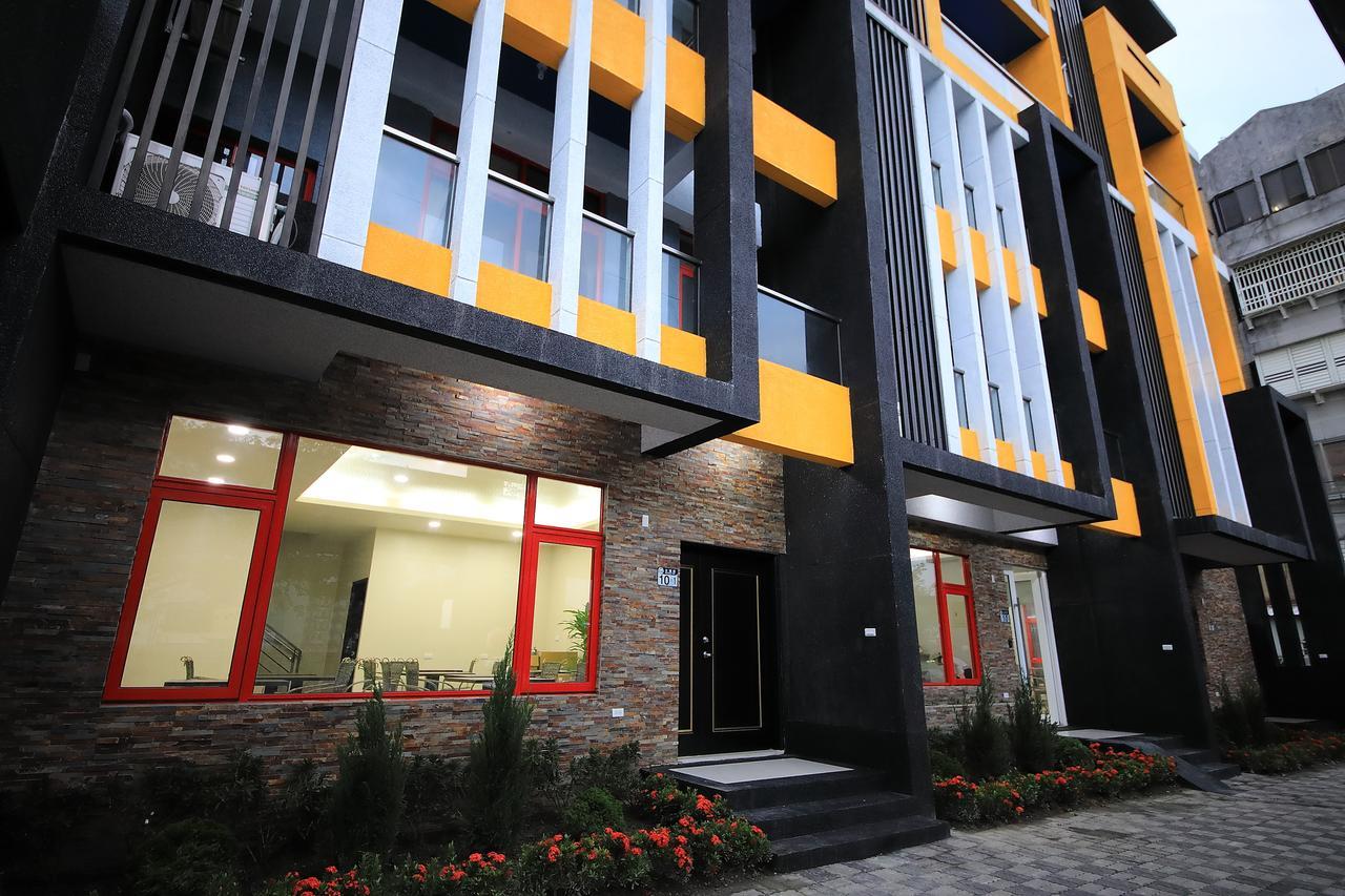花蓮亮君經典民宿1館加2館民宿-東大門夜市-電梯包棟bright King Homestay Hualien City Luaran gambar