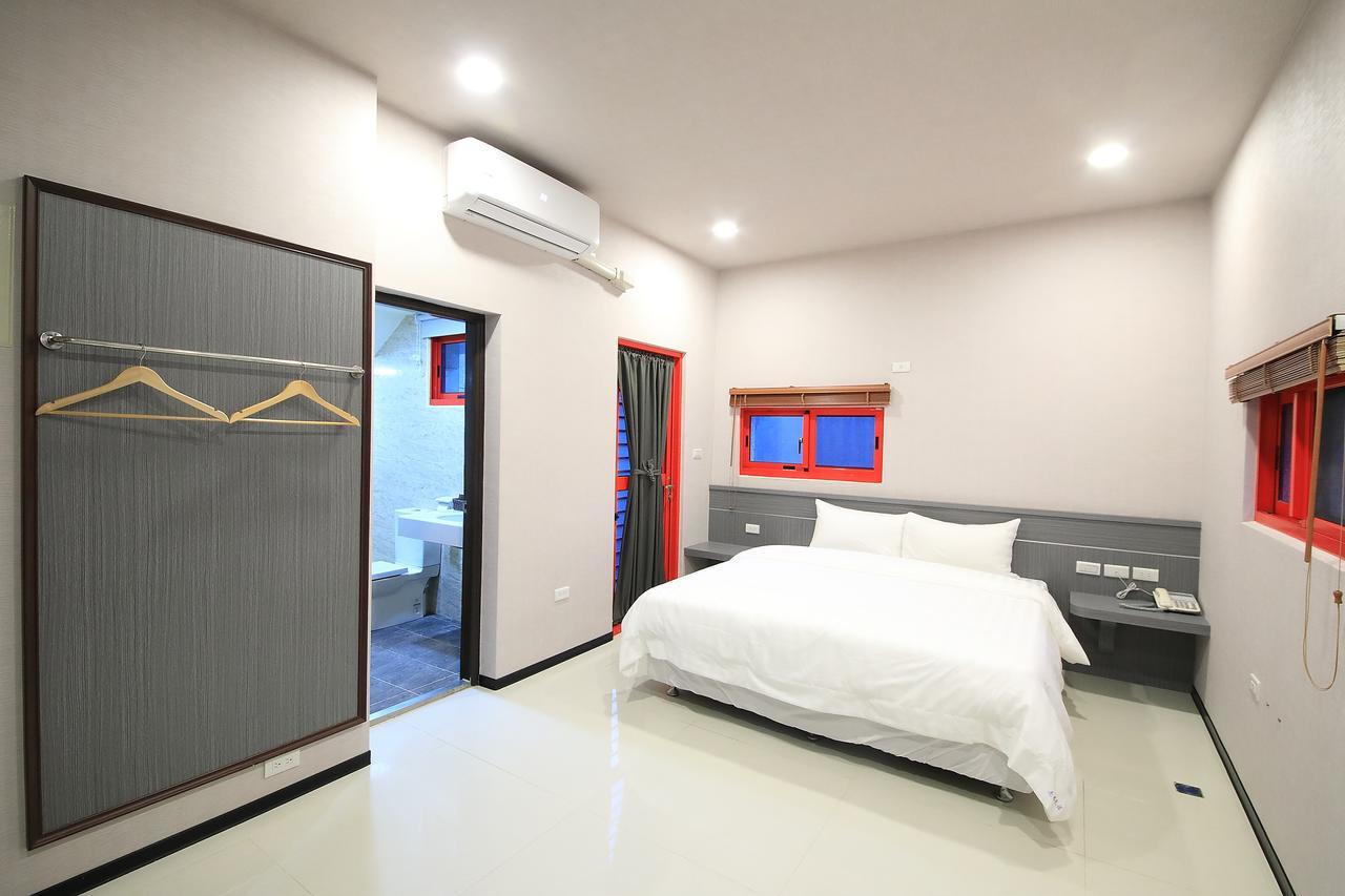 花蓮亮君經典民宿1館加2館民宿-東大門夜市-電梯包棟bright King Homestay Hualien City Luaran gambar