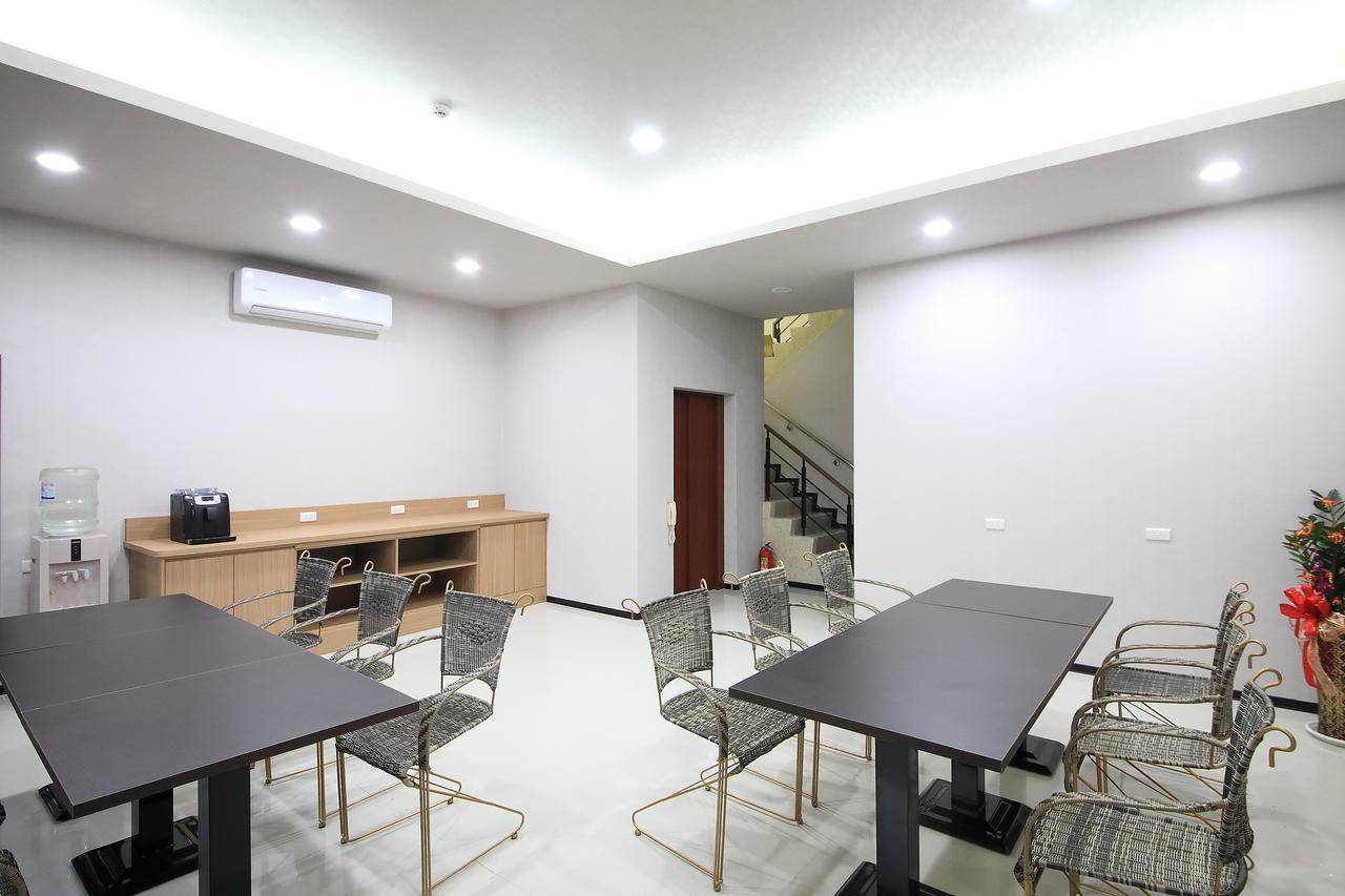 花蓮亮君經典民宿1館加2館民宿-東大門夜市-電梯包棟bright King Homestay Hualien City Luaran gambar