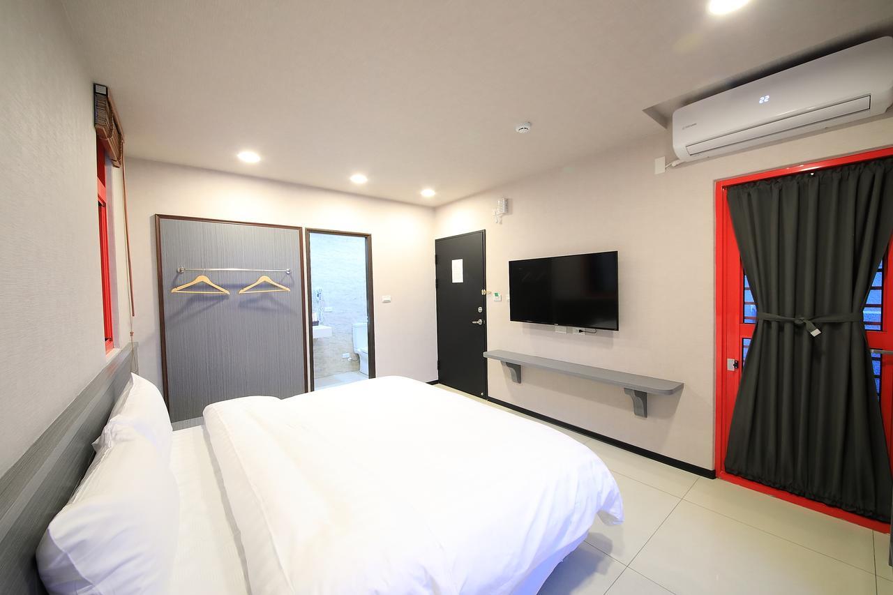 花蓮亮君經典民宿1館加2館民宿-東大門夜市-電梯包棟bright King Homestay Hualien City Luaran gambar