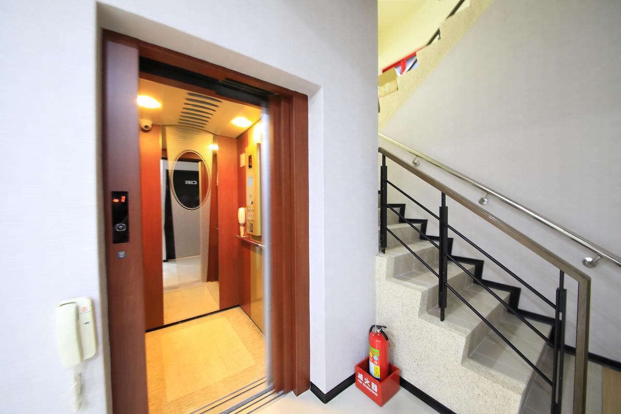 花蓮亮君經典民宿1館加2館民宿-東大門夜市-電梯包棟bright King Homestay Hualien City Luaran gambar