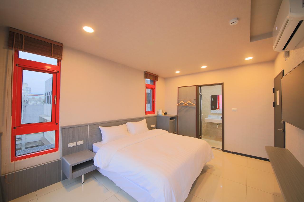 花蓮亮君經典民宿1館加2館民宿-東大門夜市-電梯包棟bright King Homestay Hualien City Luaran gambar