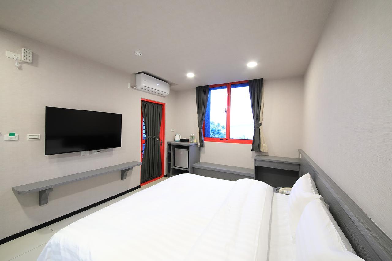 花蓮亮君經典民宿1館加2館民宿-東大門夜市-電梯包棟bright King Homestay Hualien City Luaran gambar