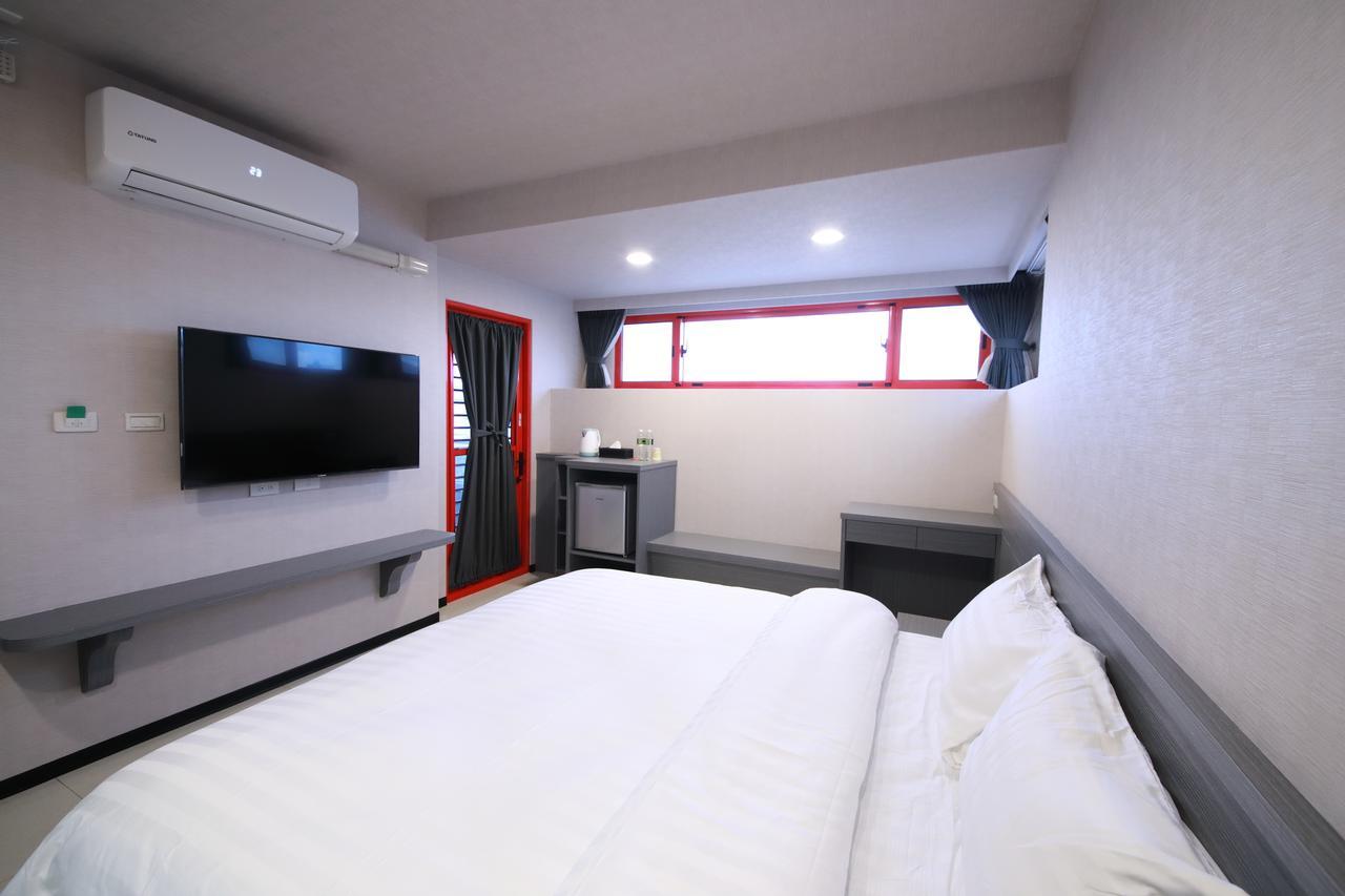 花蓮亮君經典民宿1館加2館民宿-東大門夜市-電梯包棟bright King Homestay Hualien City Luaran gambar