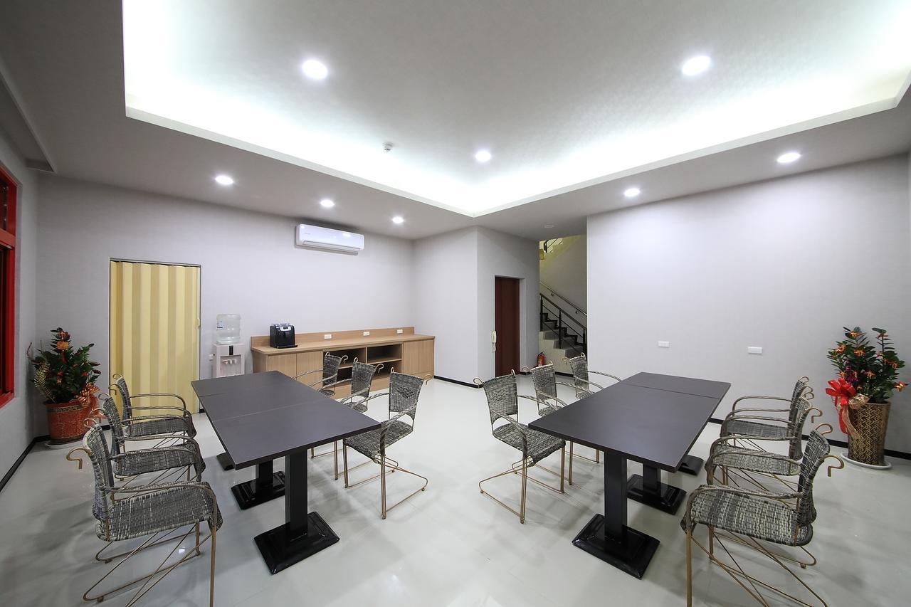 花蓮亮君經典民宿1館加2館民宿-東大門夜市-電梯包棟bright King Homestay Hualien City Luaran gambar