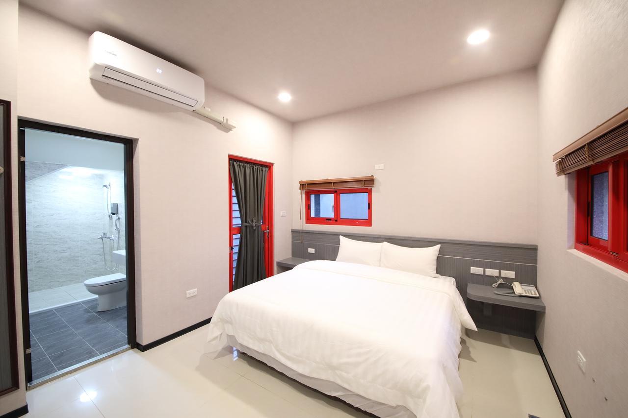 花蓮亮君經典民宿1館加2館民宿-東大門夜市-電梯包棟bright King Homestay Hualien City Luaran gambar