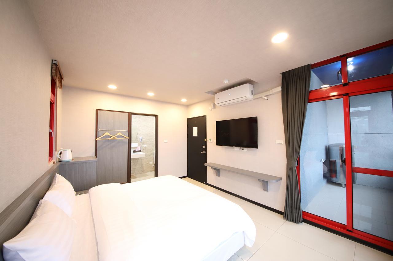 花蓮亮君經典民宿1館加2館民宿-東大門夜市-電梯包棟bright King Homestay Hualien City Luaran gambar